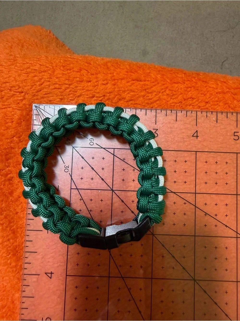 Boston Celtics Paracord Bracelet Green White NBA Shamrock 9” Fan Jewelry